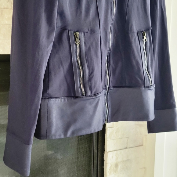 ALO Yoga Foundation Zip Performance Jacket Contouring Sleek Navy Blue M Medium - Picture 3 of 8